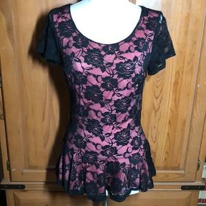 LIKE NEW JUNIORS SIZE LARGE W/PEPLUM TOP!!!